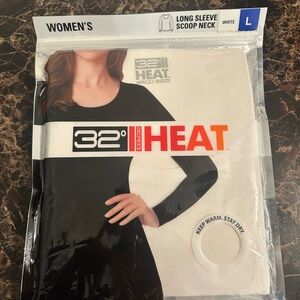 32 Degrees Women's Long Sleeve Scoop Neck Thermal Top, Base layer - White